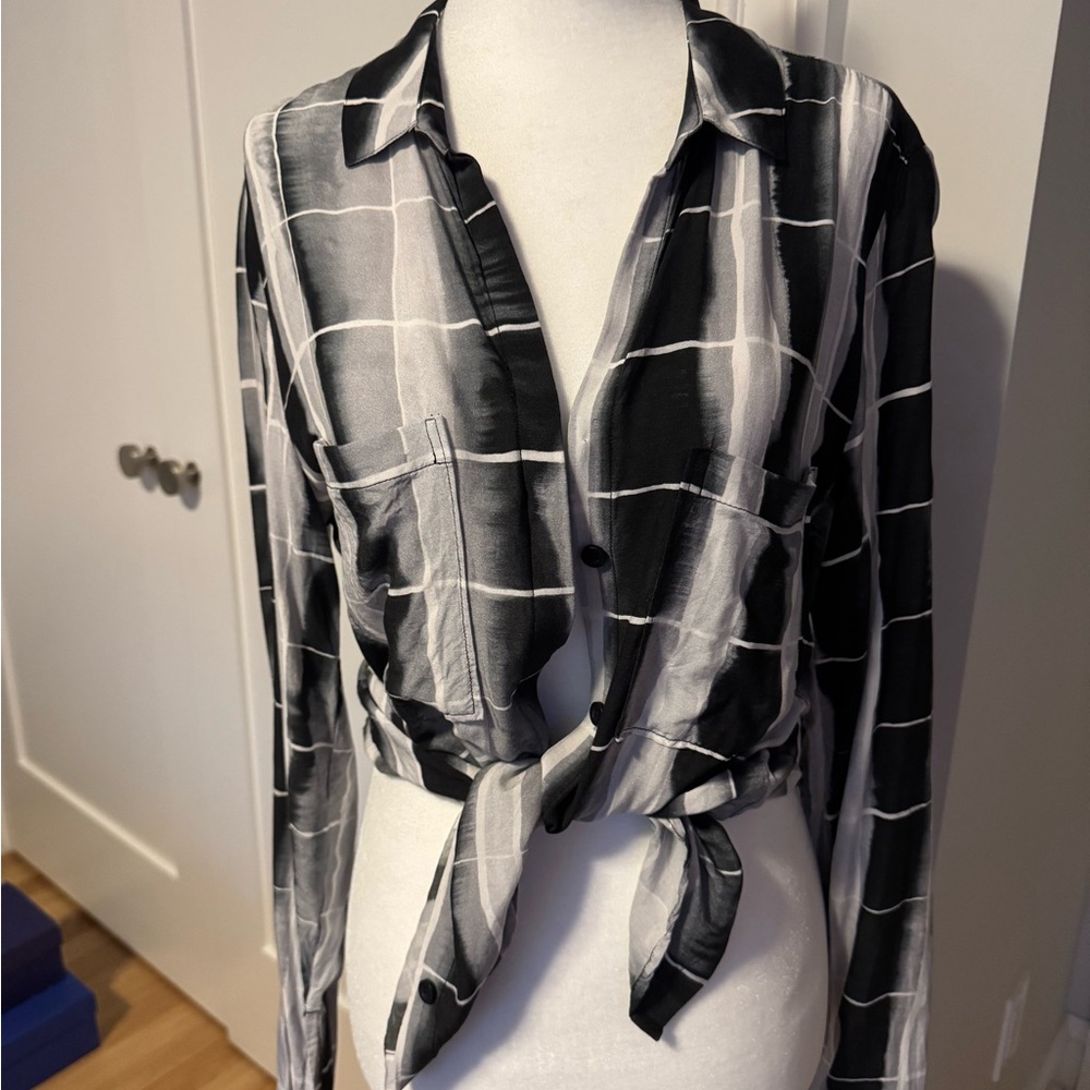 Cloth & Stone by Anthropologie blouse, size Small. Soft, blousy fabric.